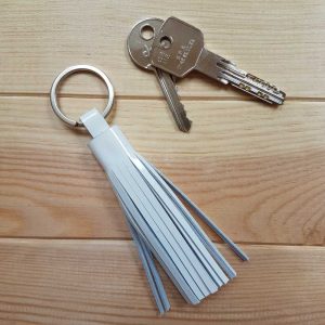 Porte clé pompon cuir – Image 3