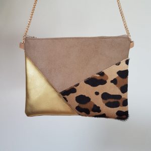 Pochette léopard et or – suédine beige – Image 2