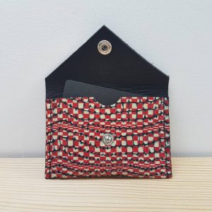 Porte carte design cuir damier rouge et blanc – Image 4