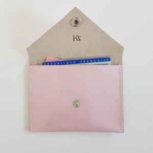 Pochette permis en cuir verni rose – Image 3